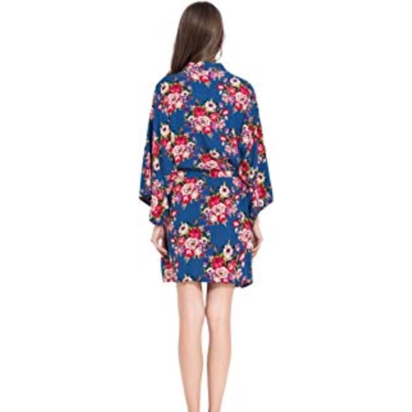 Floral Robe in navy - Picture 2 of 5